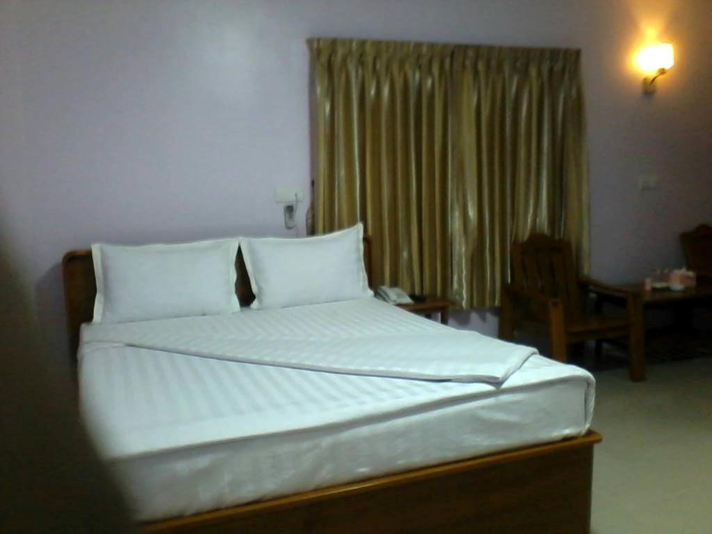 Aung Tha Pyay Hotel 3 Yangon Cameră foto