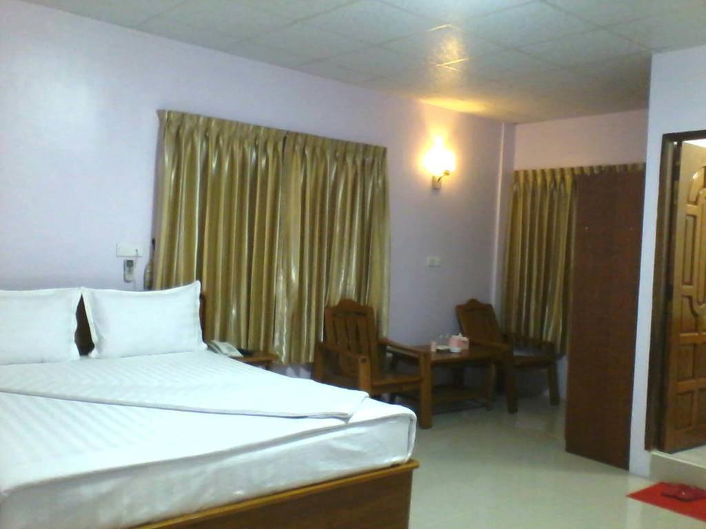 Aung Tha Pyay Hotel 3 Yangon Cameră foto